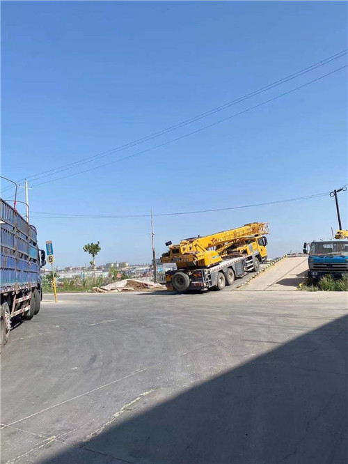 禹州市25吨吊车的租赁价格大概是多少？