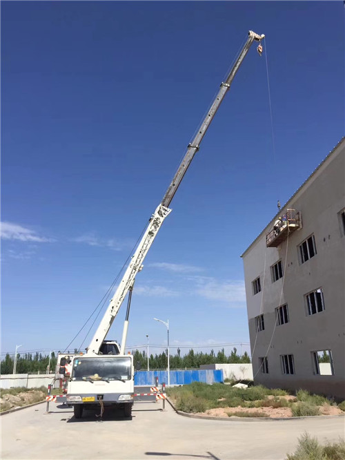 禹州市“轻装强干”—— 吊车的 “轻量化臂架” 技术